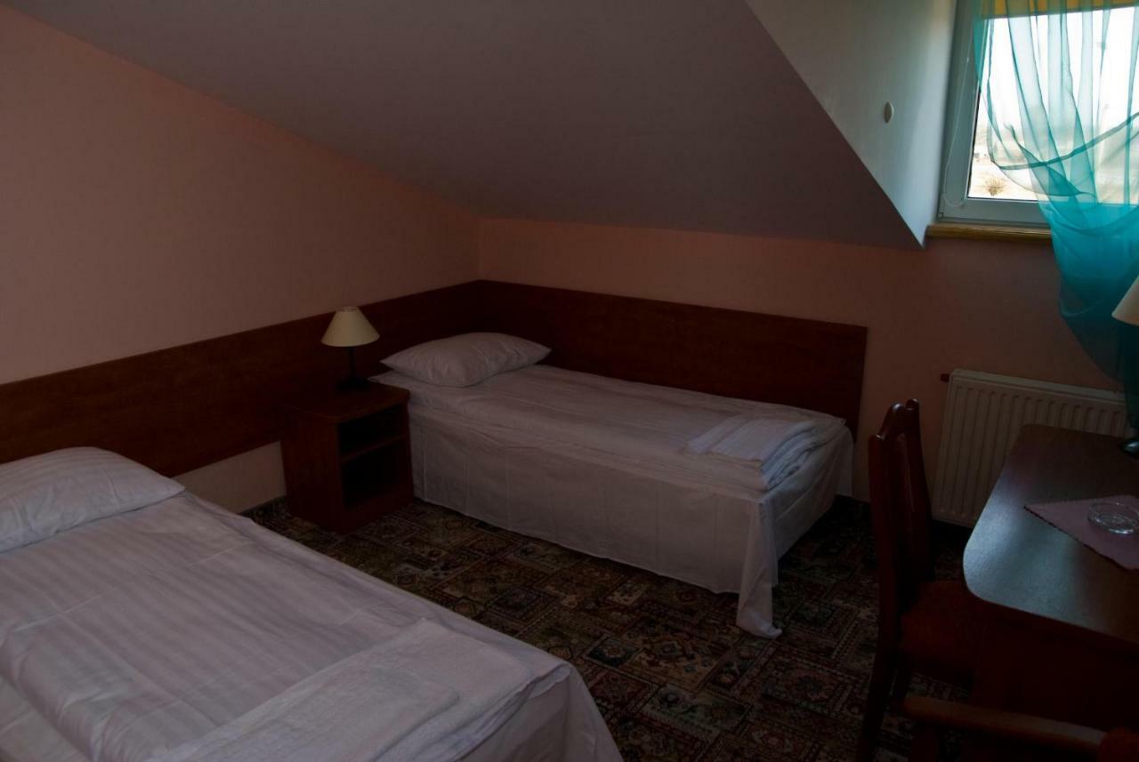 Dwor Dluzniewo Bed & Breakfast Exterior foto