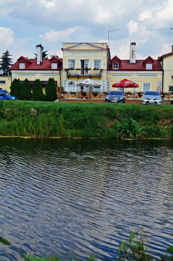 Dwor Dluzniewo Bed & Breakfast Exterior foto