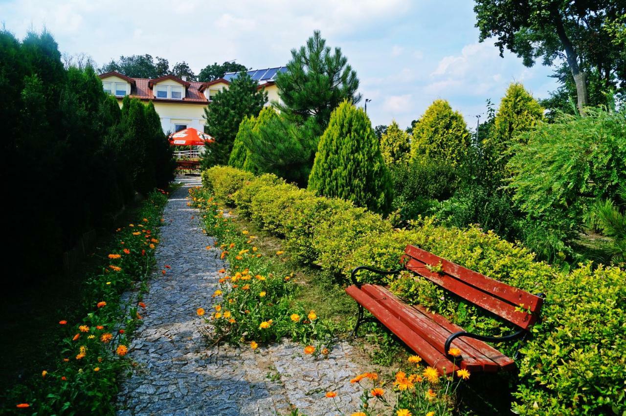 Dwor Dluzniewo Bed & Breakfast Exterior foto